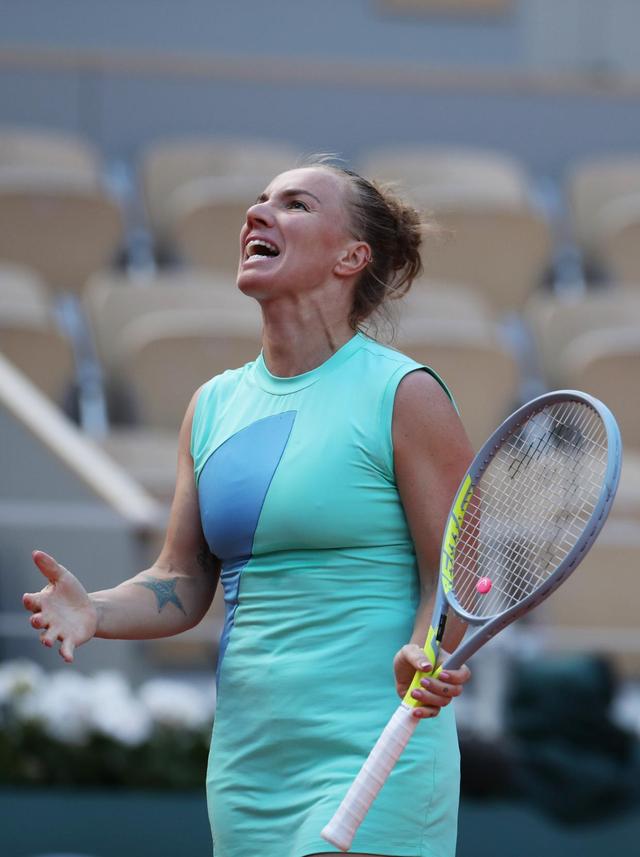 亚博体育官网-阿扎伦卡意外战胜法国队，表现优异引爆全场！赛场气氛高涨-亚博体育官网